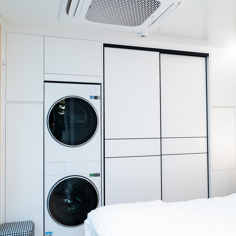 Kitchen, bedroom and bathroom details.